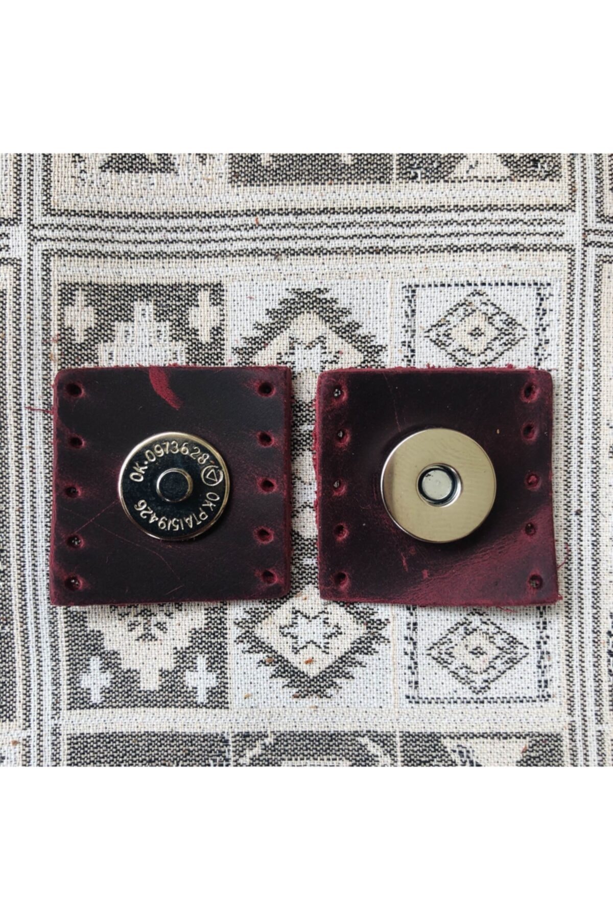 0_org_zoom-31.jpg Gümüş Mıknatıslı Kare Hakiki Deri Çanta Çıtçıtı - Görsel 1