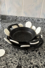 12'li Tava Koruyucu Keçe Set, Kalın Tencere Keçe Ayırıcı, Tava Çizdirmez - Açık Krem 30x30 cm - Görsel 2